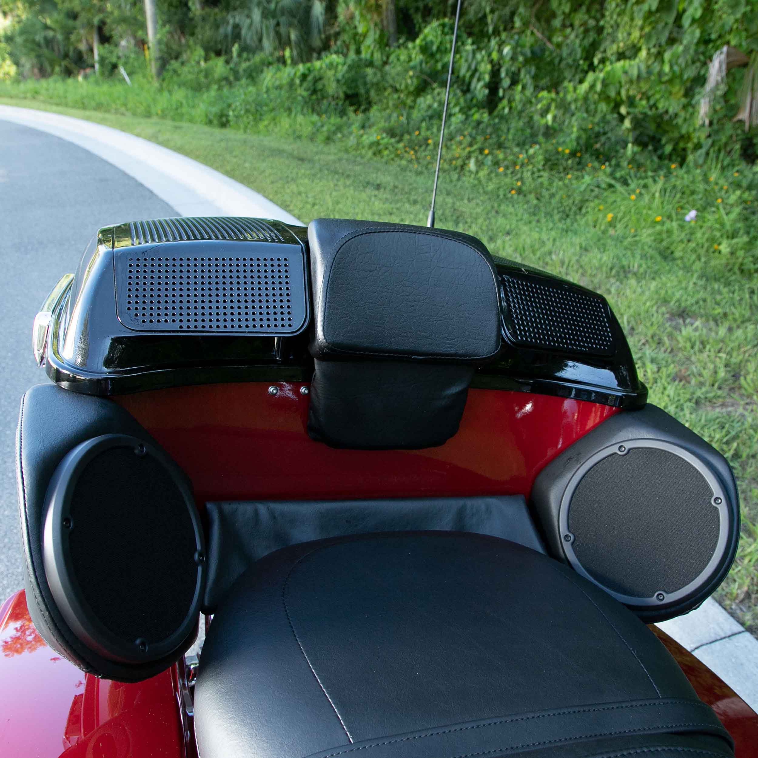 Tour-Pak style Lid with Speaker Adapters - Fits Select Harle