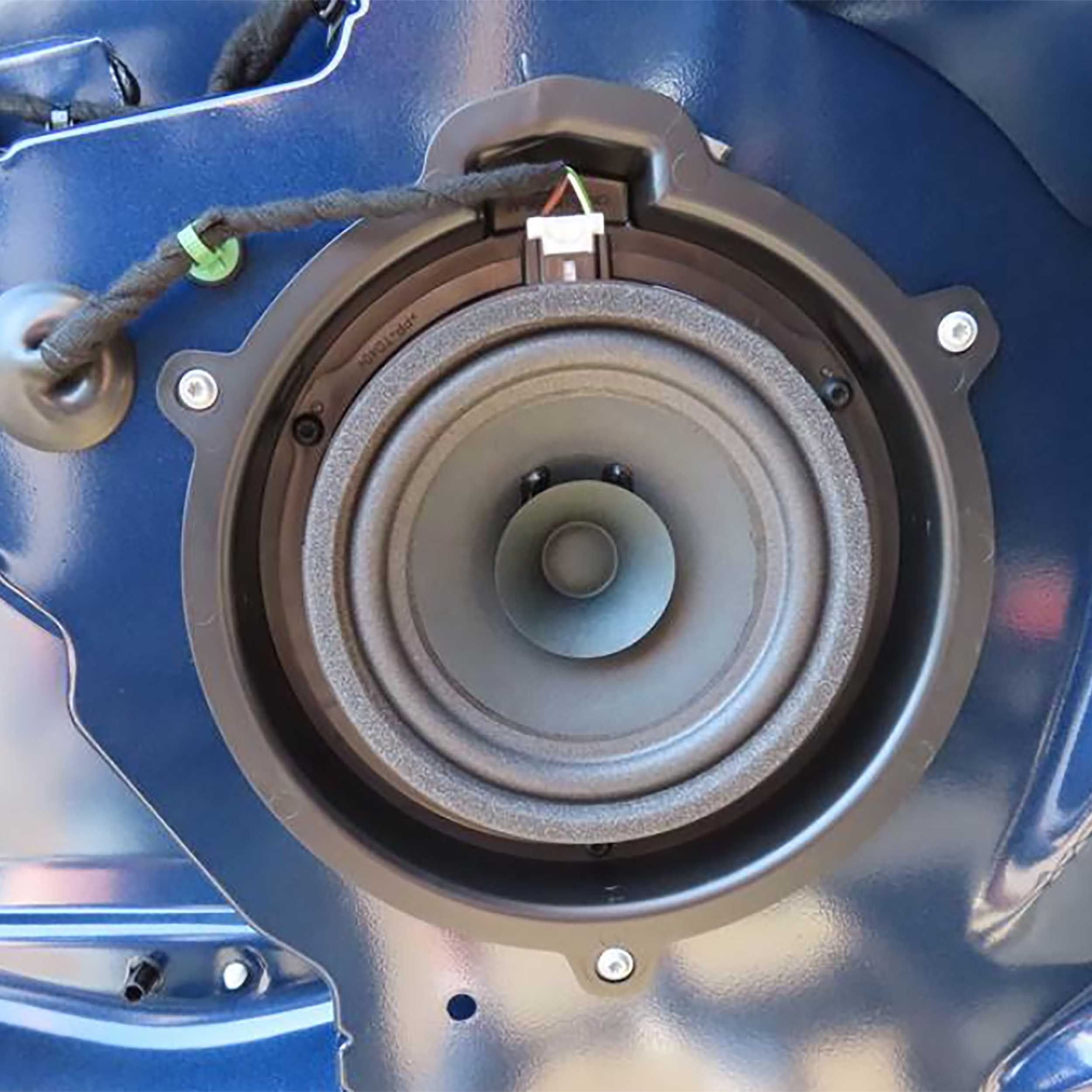 Ford Transit 2015-Up - 6" to 6.75" (Rear)