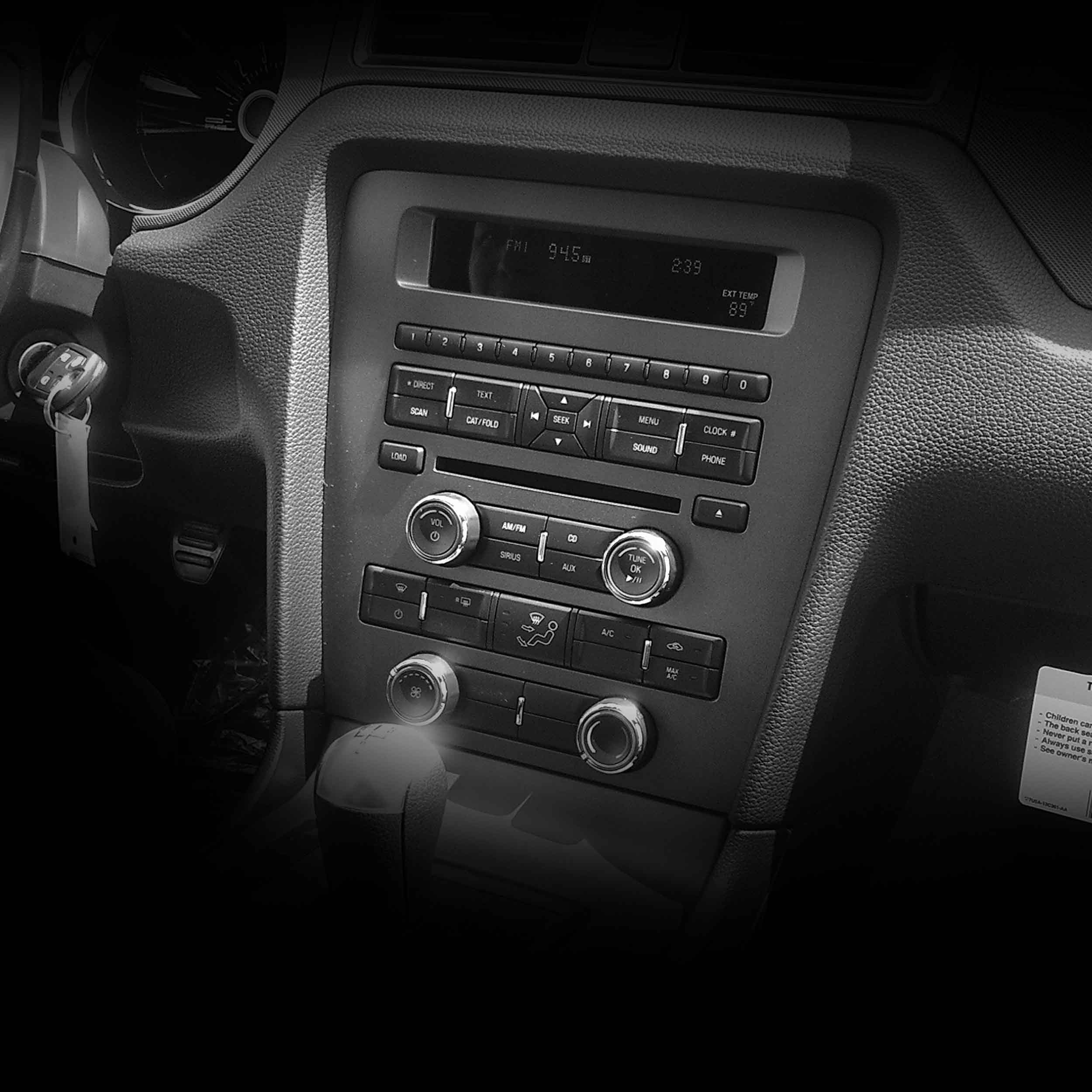 Ford Mustang 2010-2014 - with Single Zone, Manual Climate Co