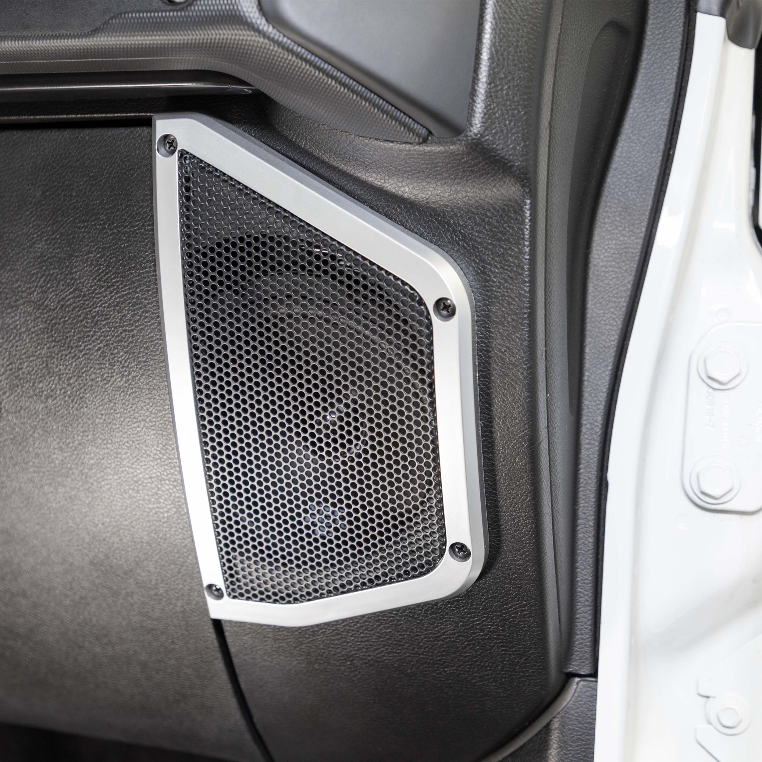 AUDIO KIT – FITS SELECT JEEP® JL 2024-UP (NON-AMPLIFIED)